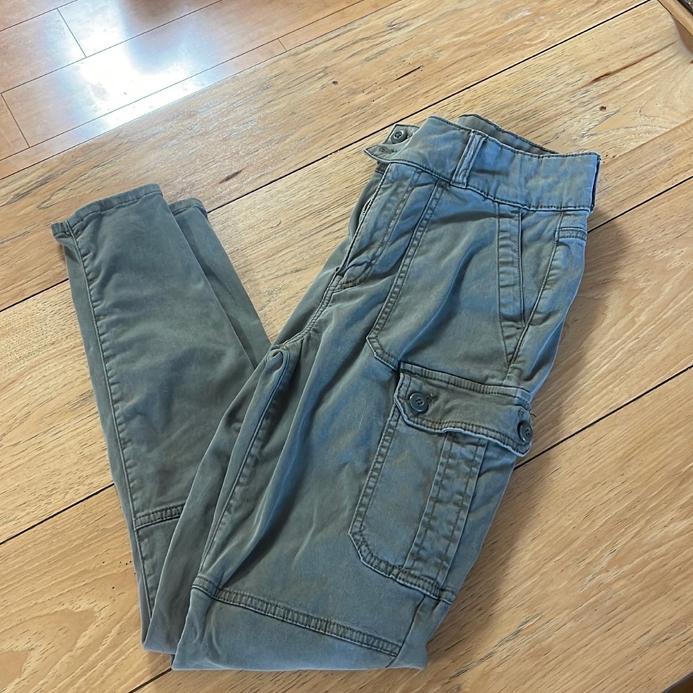 AE NAVY GREEN JEANS